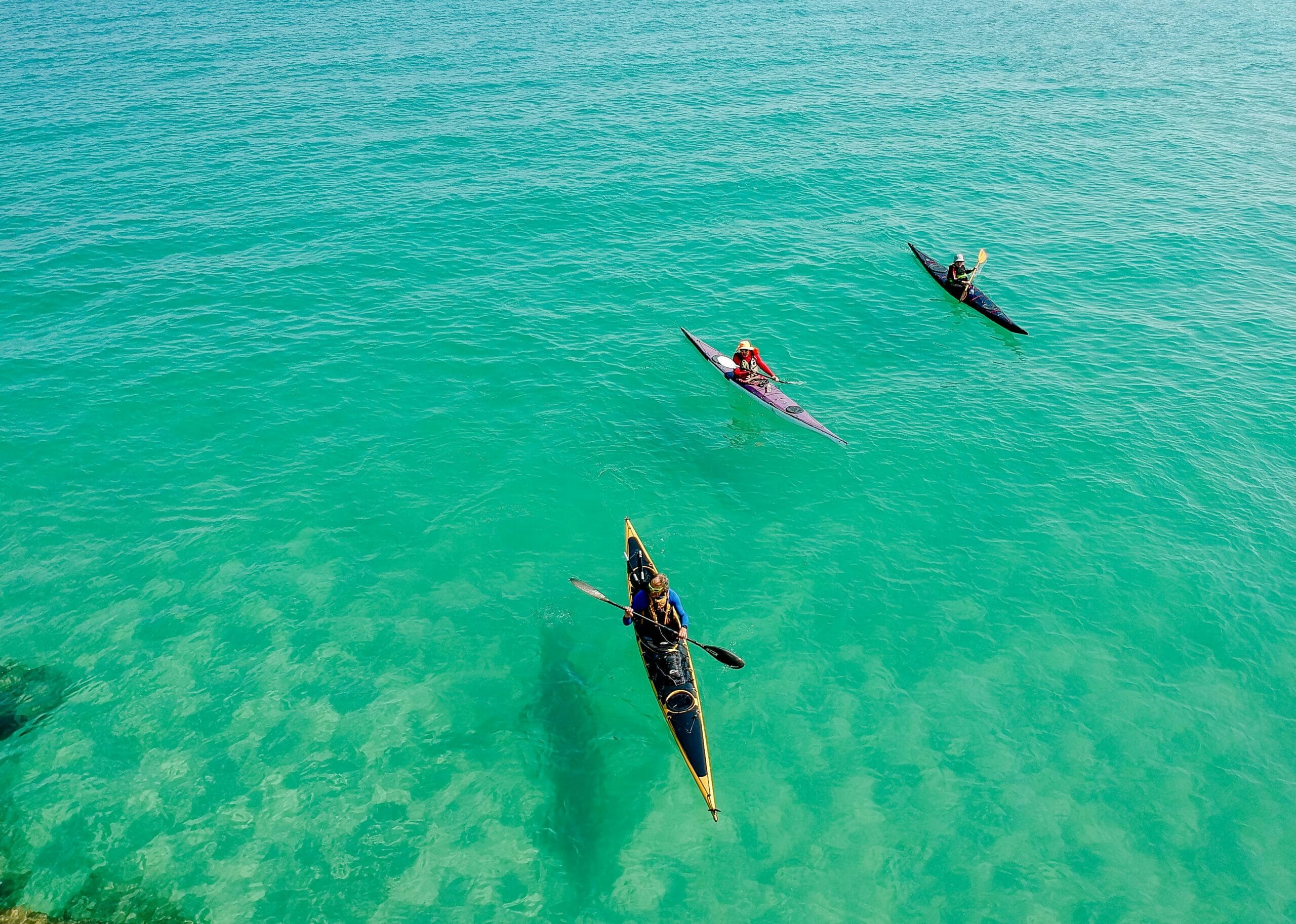 3 canao in a sea